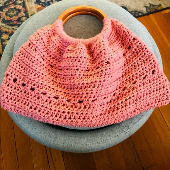 SOLD ***Pink Crochet Handbag with Wooden Handles - Picture 3 of 3